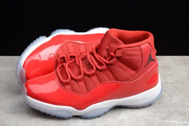 HYPE Air Jordan RetroGym Red 11 378037-623 0520